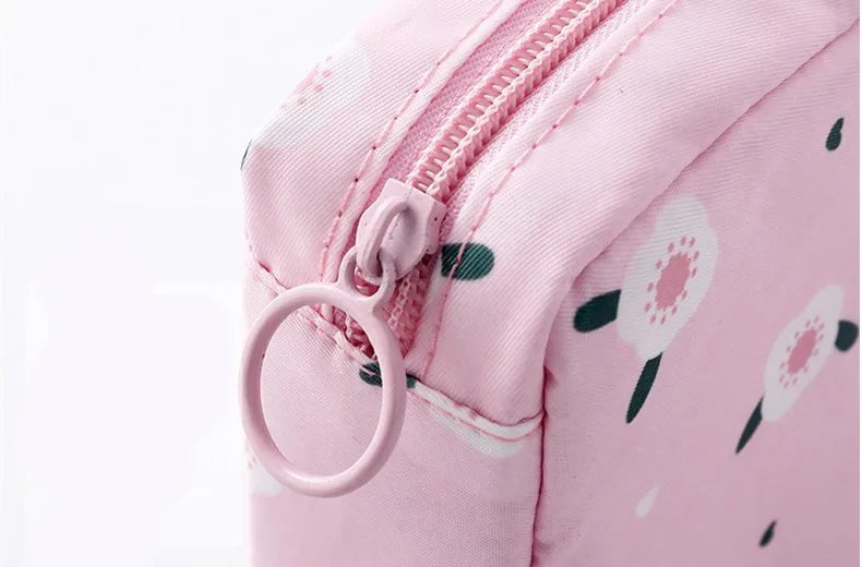 Heart Print Sanitary Napkins Storage Bag Feminine Period Pouch Portable Tampon Organizer Bag Mini Makeup Lipstick Storage Pouch