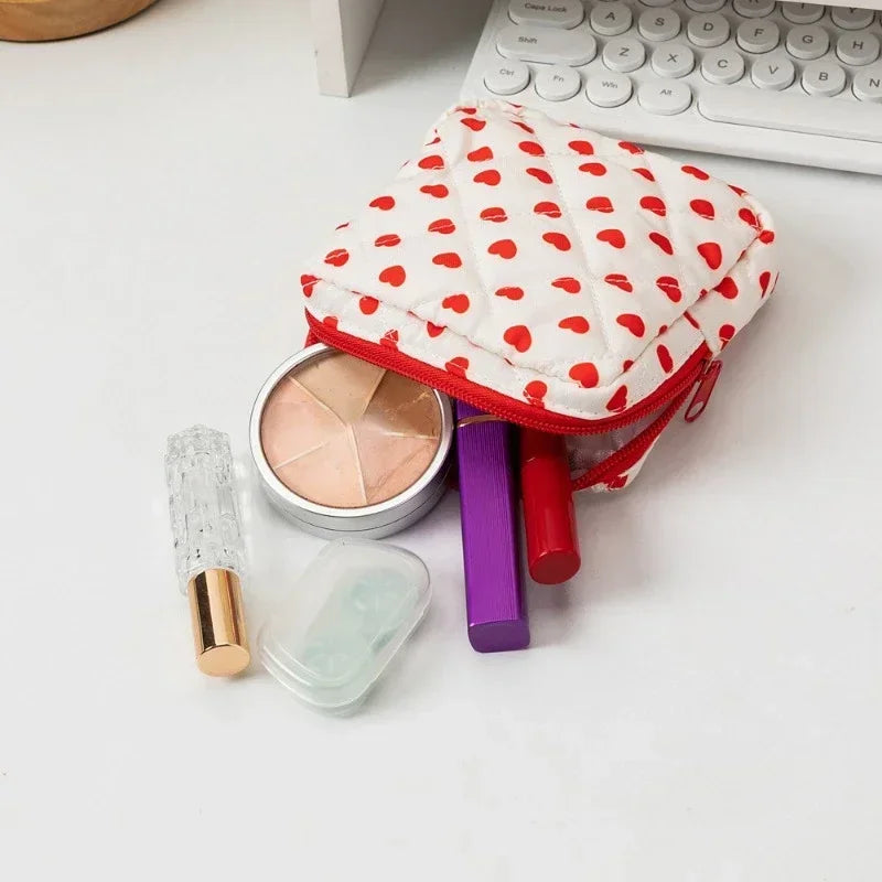 Heart Print Sanitary Napkins Storage Bag Feminine Period Pouch Portable Tampon Organizer Bag Mini Makeup Lipstick Storage Pouch