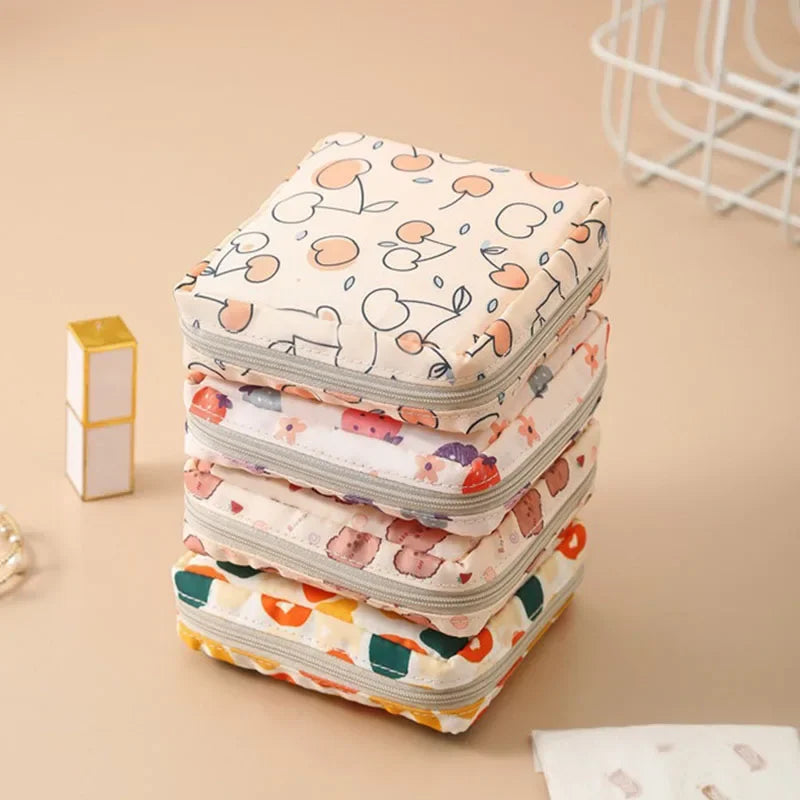 Heart Print Sanitary Napkins Storage Bag Feminine Period Pouch Portable Tampon Organizer Bag Mini Makeup Lipstick Storage Pouch